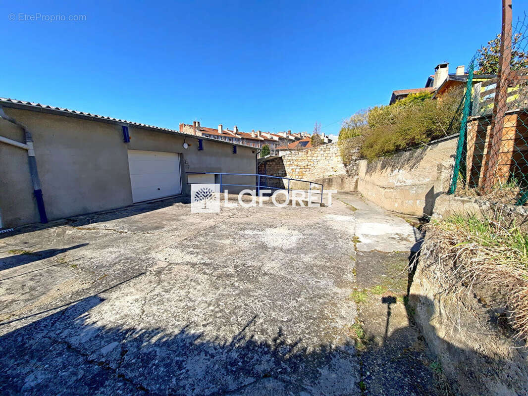 Appartement à SAINT-ETIENNE