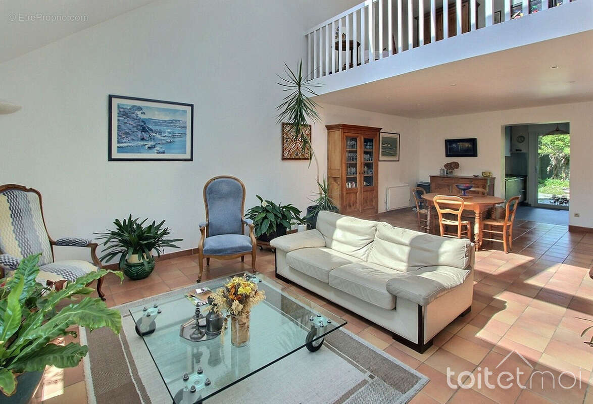 Maison à MAGNY-LES-HAMEAUX