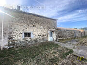 Maison à SAINT-HILAIRE-DE-CHALEONS