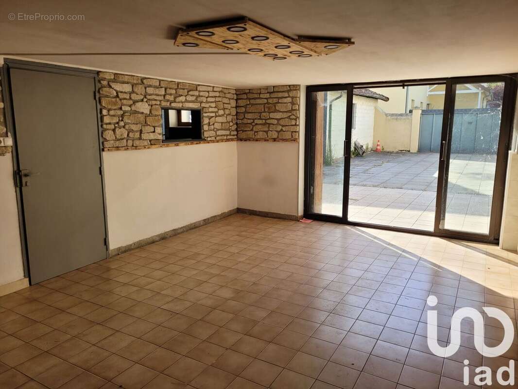 Photo 8 - Maison à TOULON-SUR-ARROUX