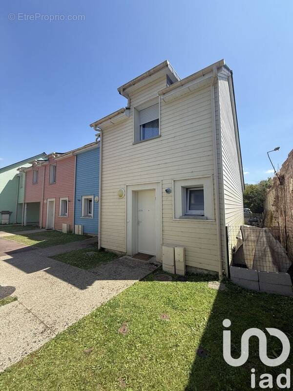 Photo 1 - Maison à LA RIVIERE-SAINT-SAUVEUR