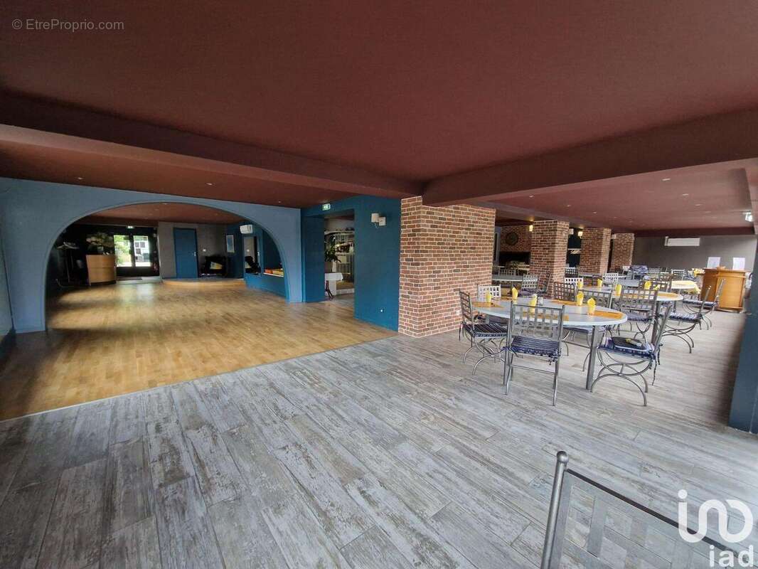 Photo 6 - Commerce à SAINT-HILAIRE-SAINT-MESMIN