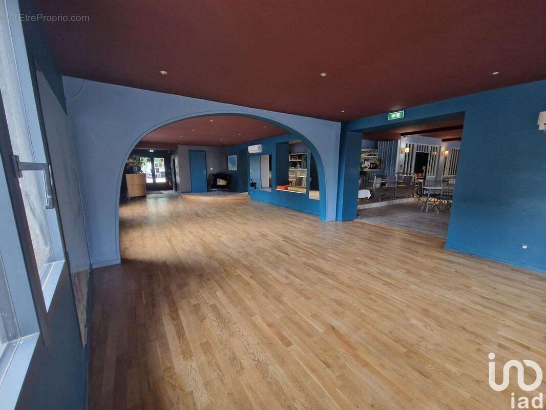 Photo 7 - Commerce à SAINT-HILAIRE-SAINT-MESMIN