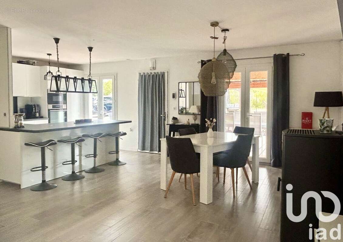 Photo 3 - Maison à SAINT-MAXIMIN-LA-SAINTE-BAUME