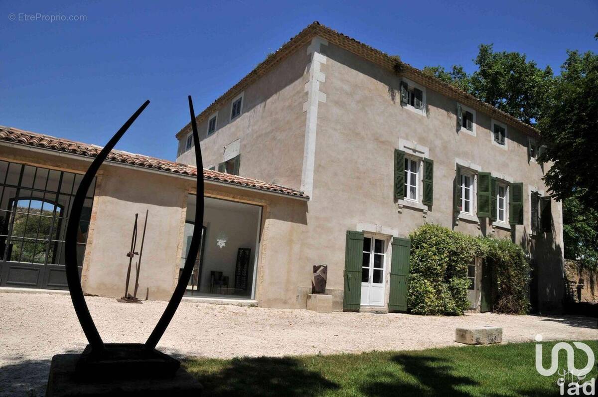 Photo 1 - Commerce à NIMES