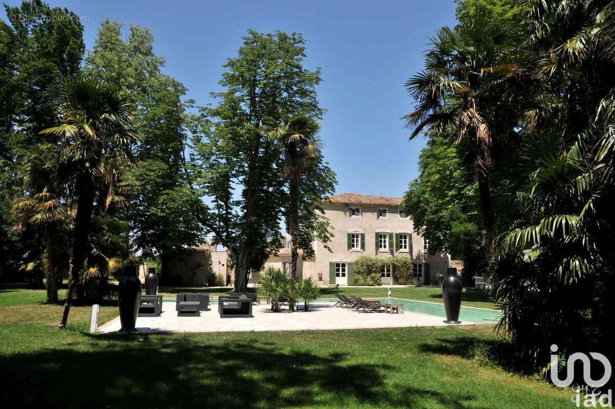 Photo 2 - Commerce à NIMES