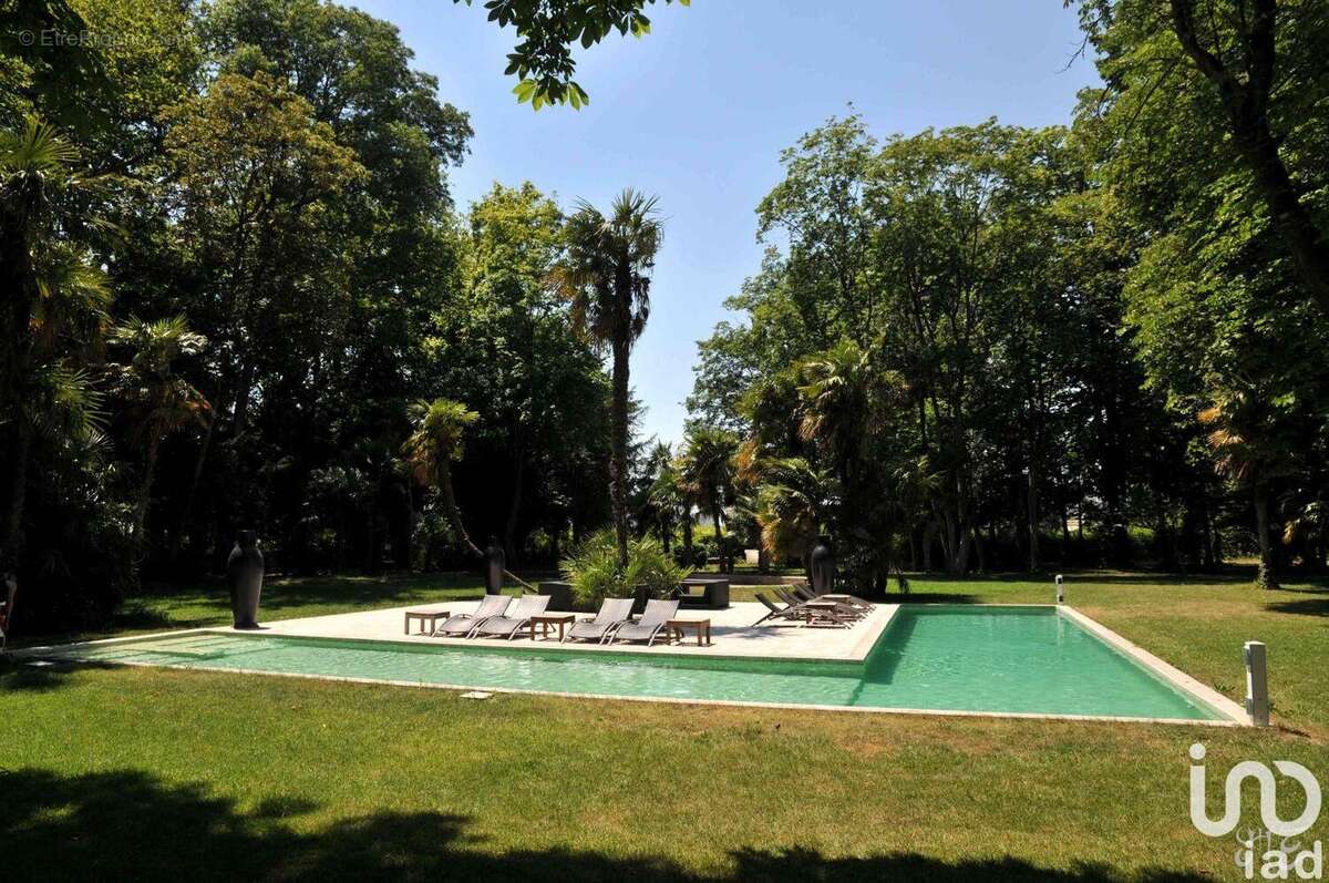 Photo 3 - Commerce à NIMES