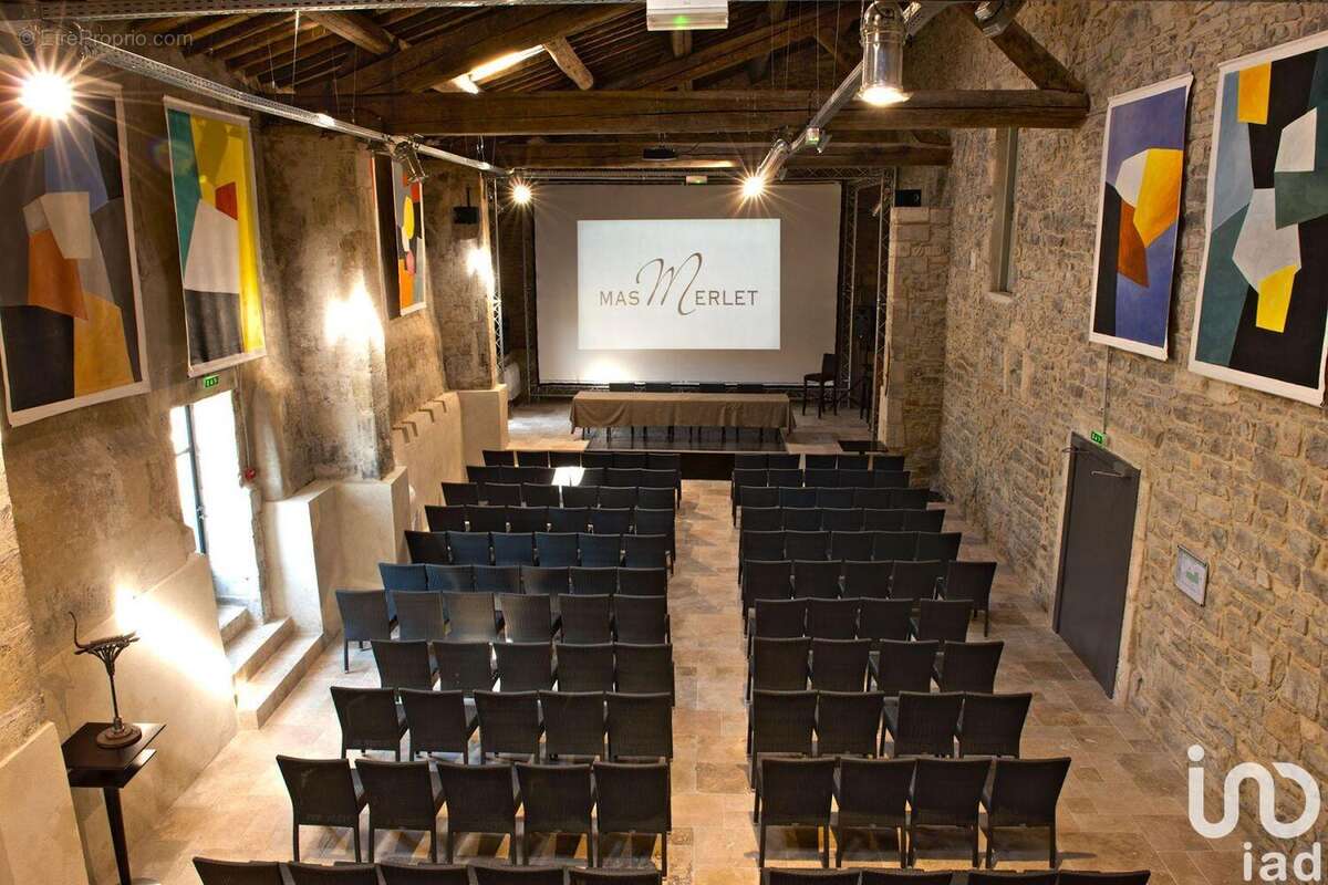 Photo 4 - Commerce à NIMES