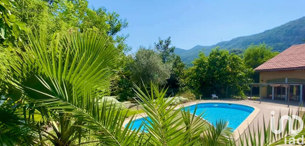 Photo 2 - Maison à SAINT-JUST-DE-CLAIX