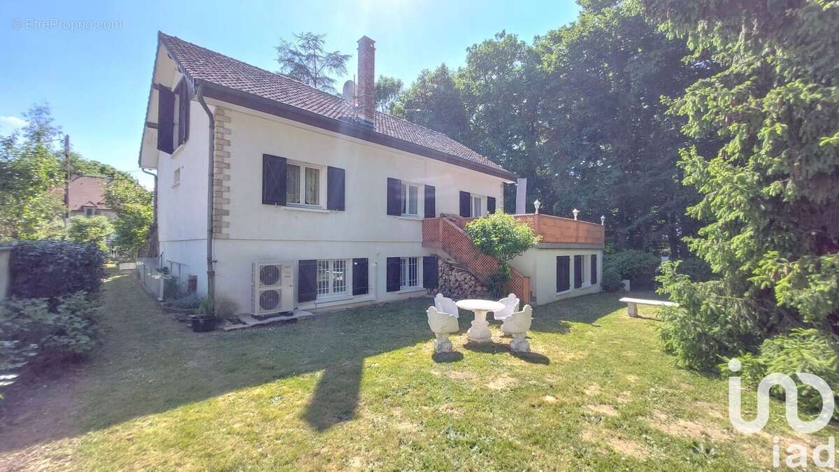 Photo 7 - Maison à LE MESNIL-SAINT-DENIS