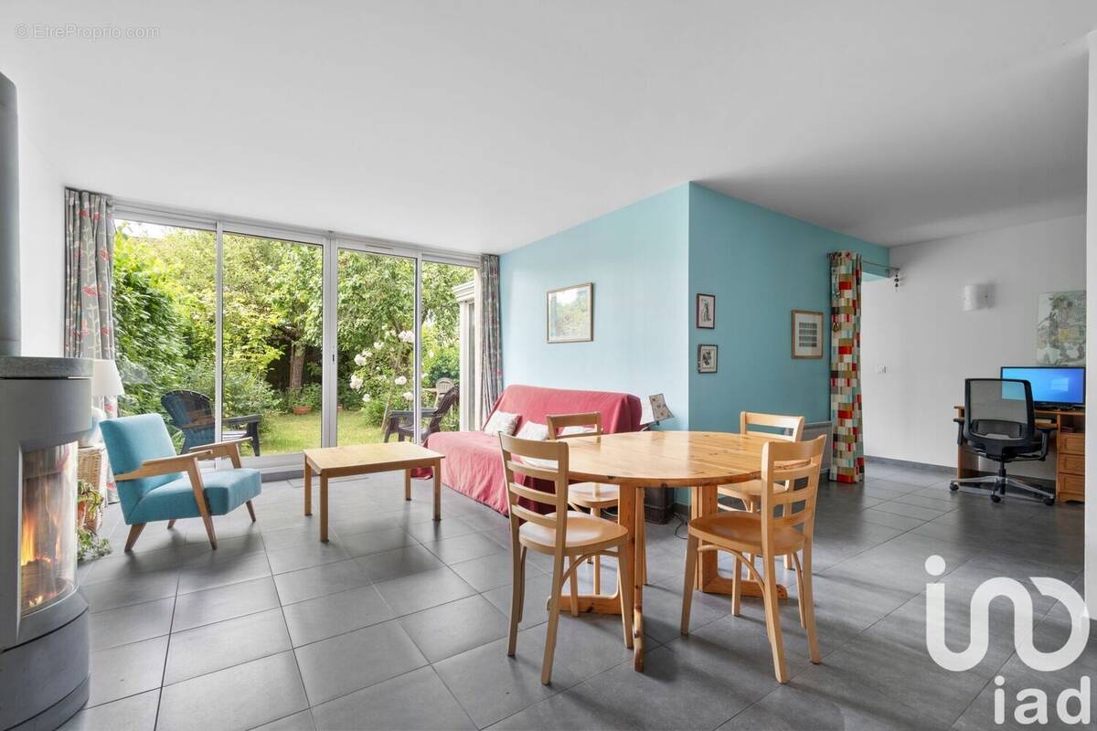 Photo 1 - Maison à VOISINS-LE-BRETONNEUX