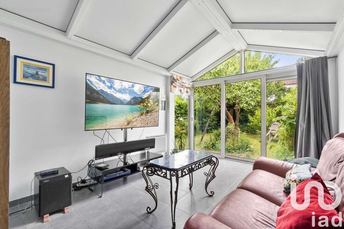 Photo 3 - Maison à VOISINS-LE-BRETONNEUX