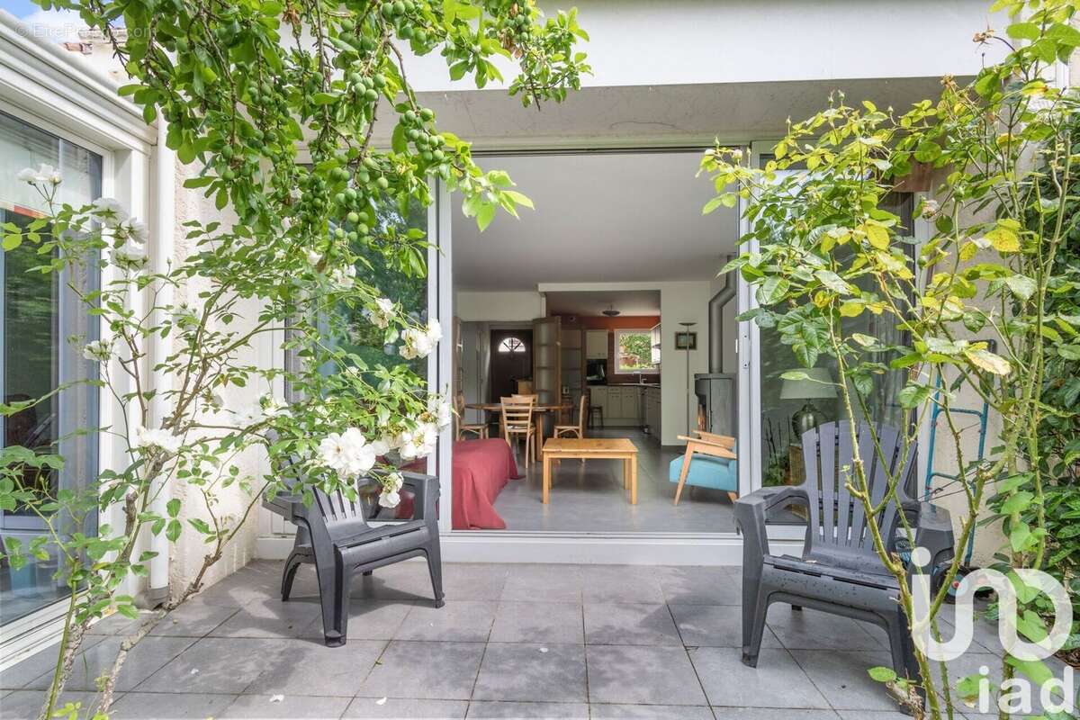 Photo 5 - Maison à VOISINS-LE-BRETONNEUX