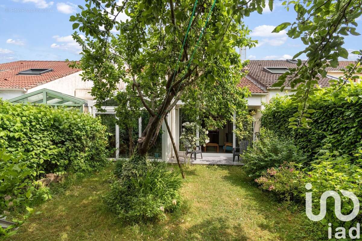 Photo 6 - Maison à VOISINS-LE-BRETONNEUX