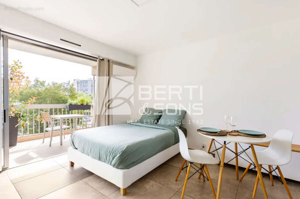 Appartement à MANDELIEU-LA-NAPOULE