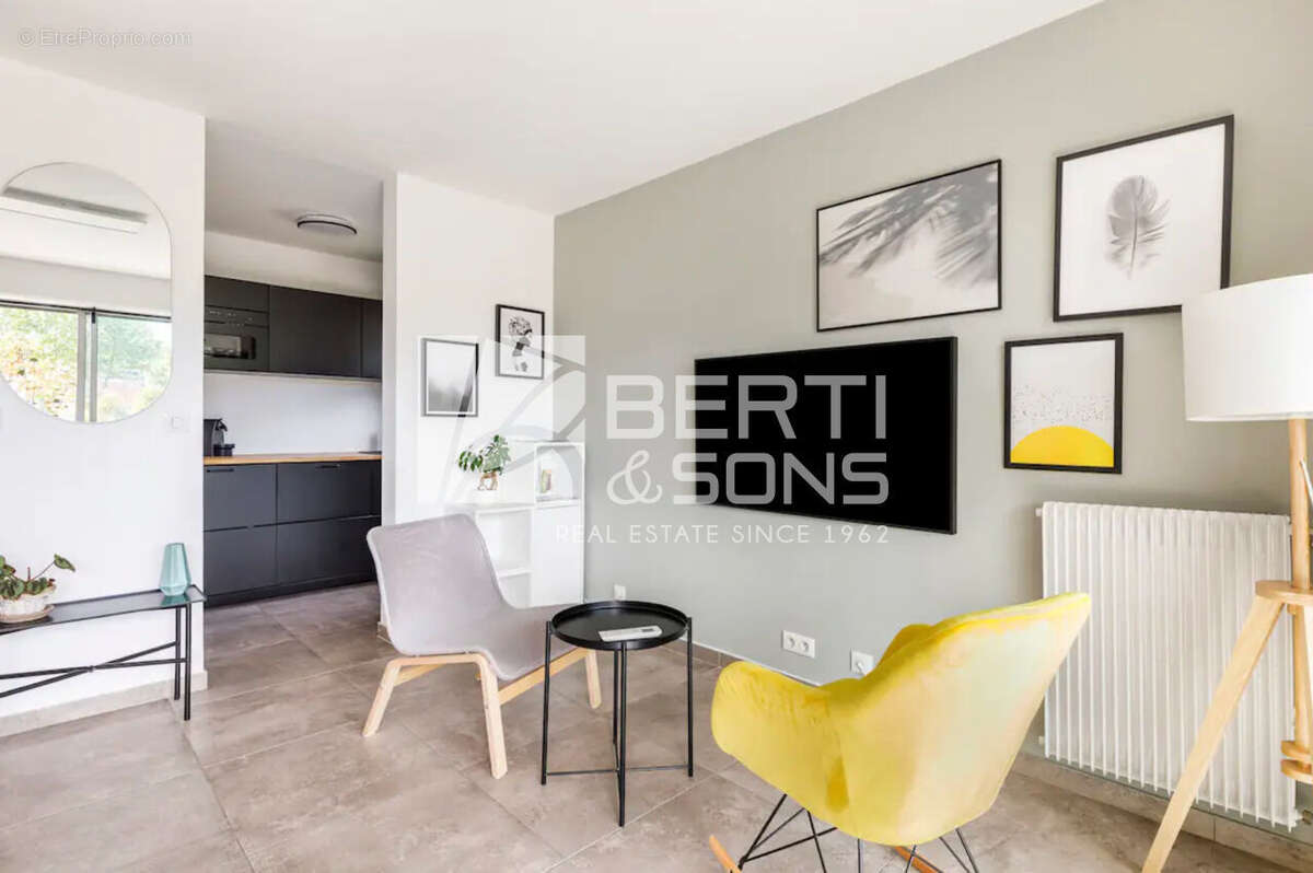 Appartement à MANDELIEU-LA-NAPOULE