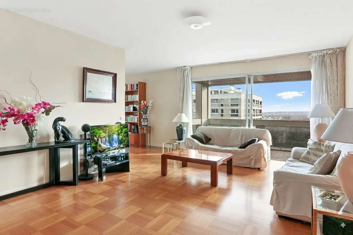 Appartement à GARCHES