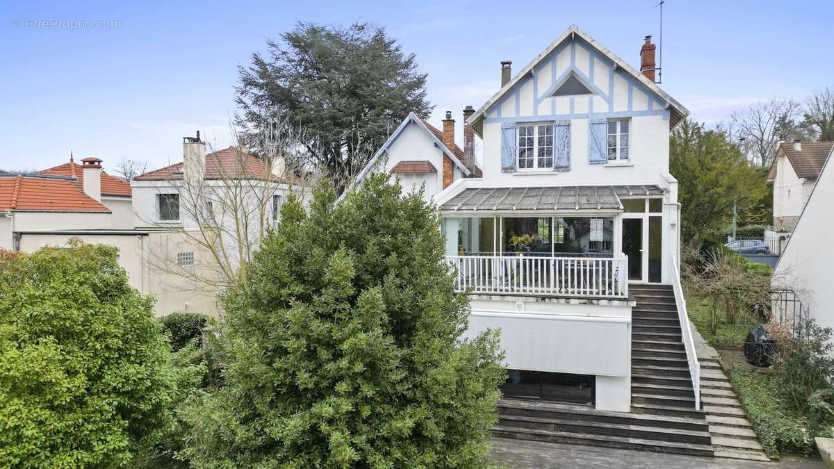 Maison à LA CELLE-SAINT-CLOUD