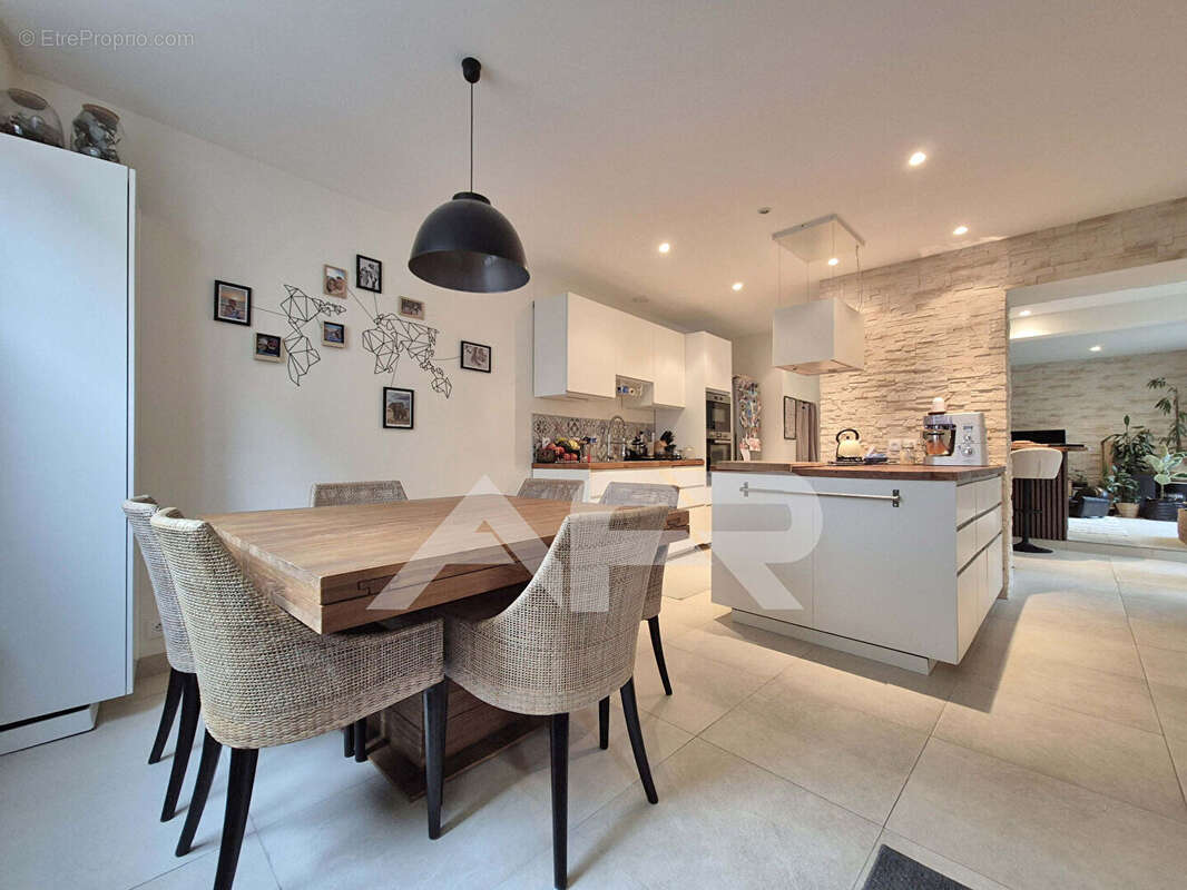 Maison à CARRIERES-SUR-SEINE