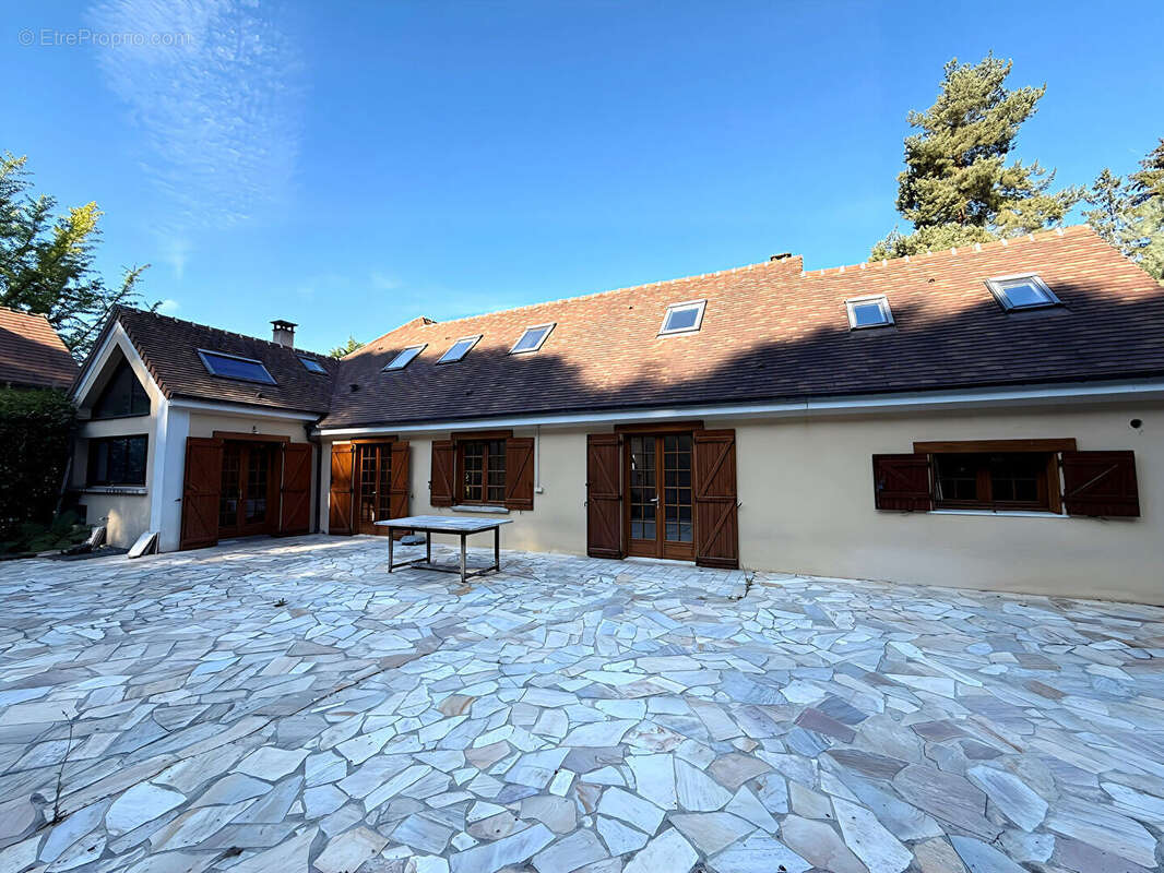 Maison à JOUY-EN-JOSAS