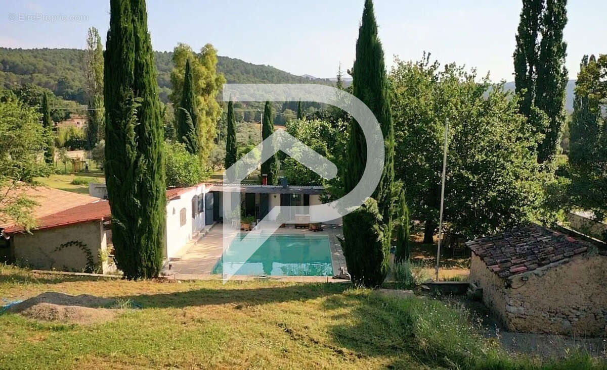 Maison à VILLECROZE