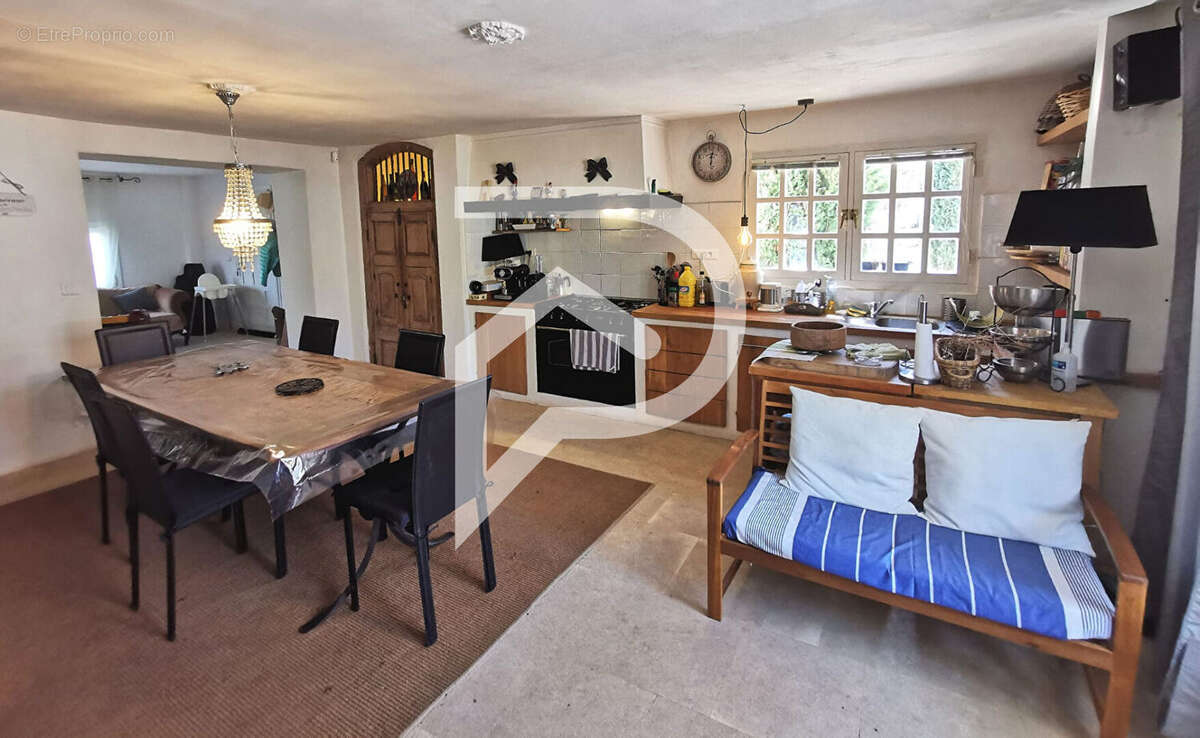 Maison à VILLECROZE