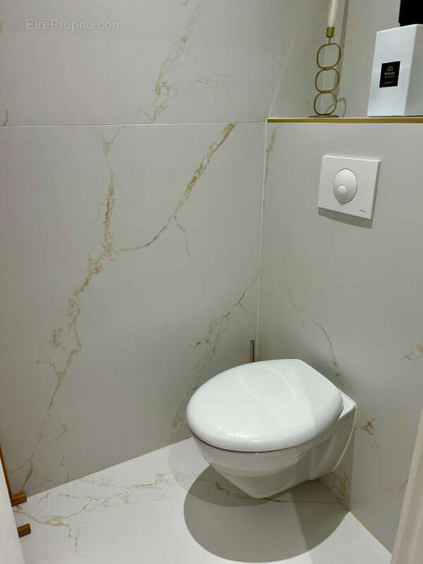 Appartement à SAINT-LAURENT-DU-VAR