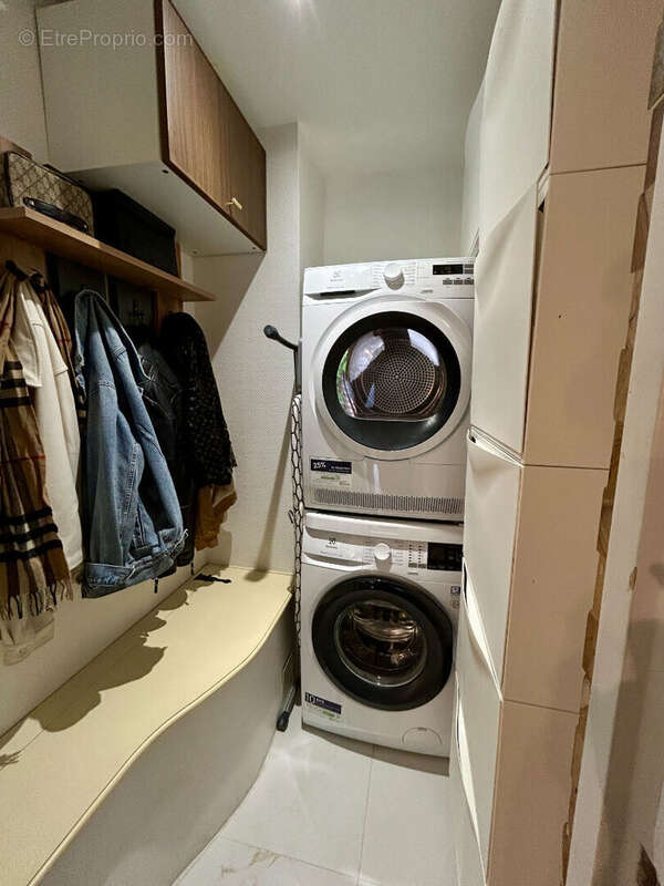 Appartement à SAINT-LAURENT-DU-VAR