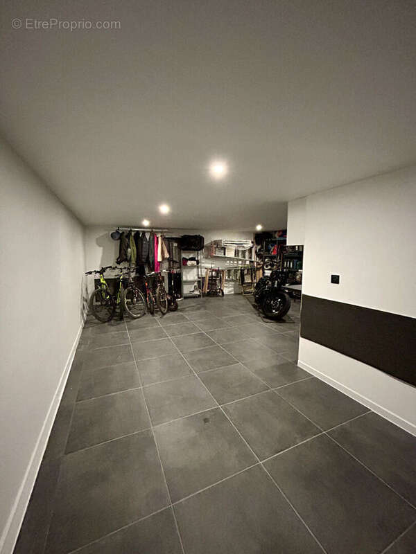 Appartement à SAINT-LAURENT-DU-VAR