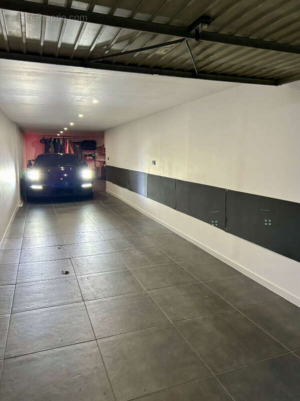 Appartement à SAINT-LAURENT-DU-VAR