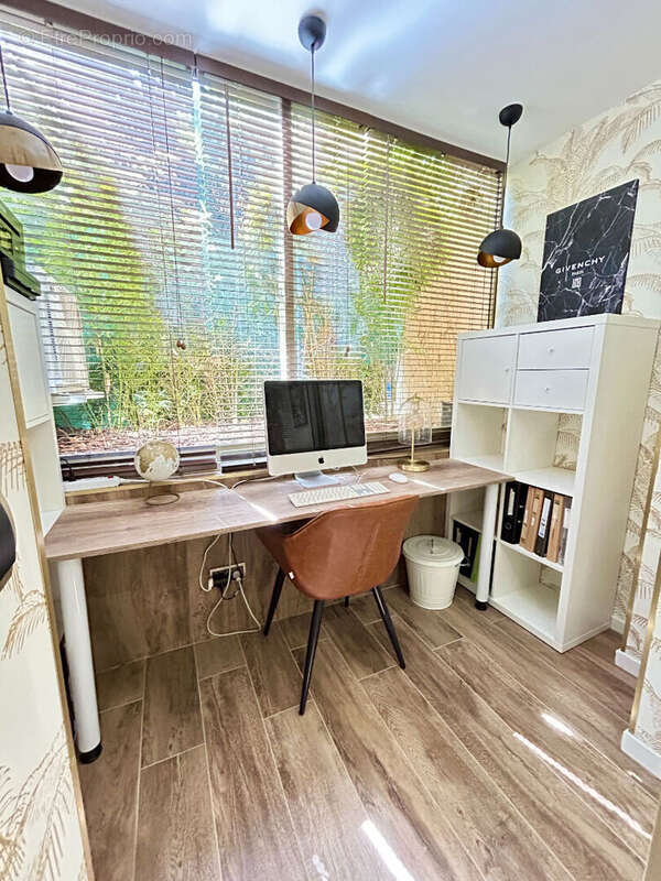 Appartement à SAINT-LAURENT-DU-VAR