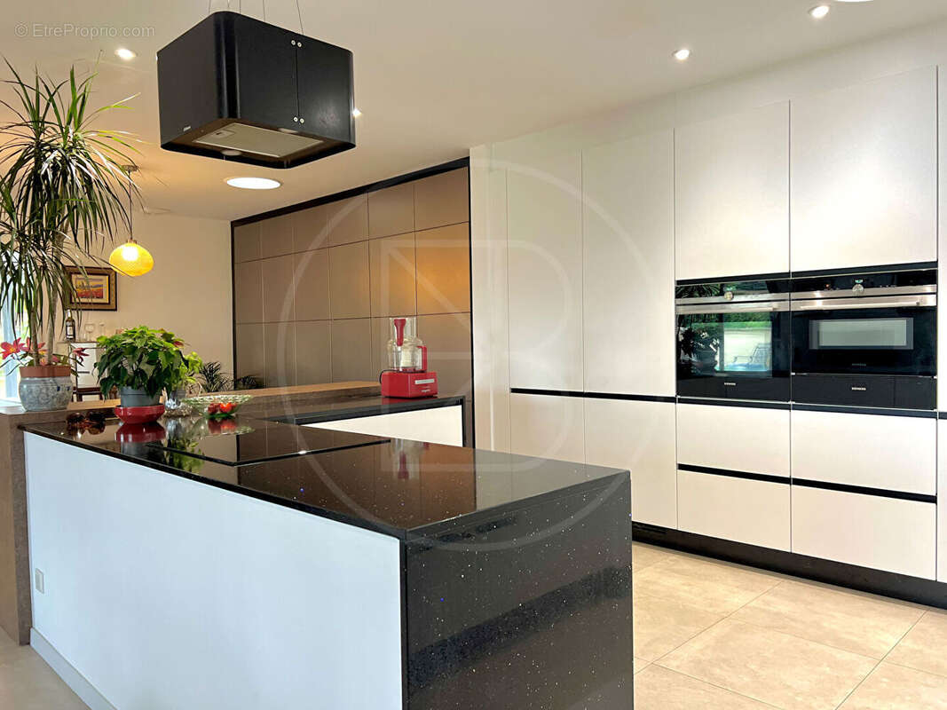 Maison à SAINT-EMILION