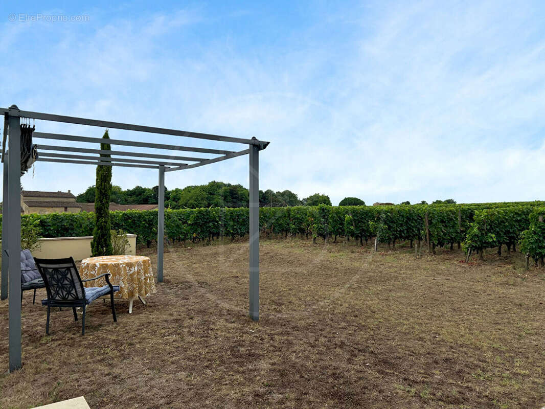 Maison à SAINT-EMILION