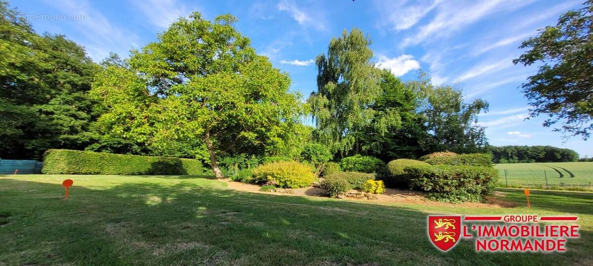 Terrain à AUTHEUIL-AUTHOUILLET