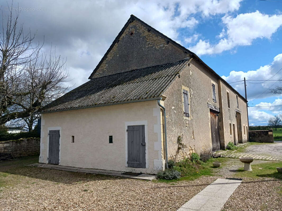 Maison à LA GUERCHE-SUR-L&#039;AUBOIS