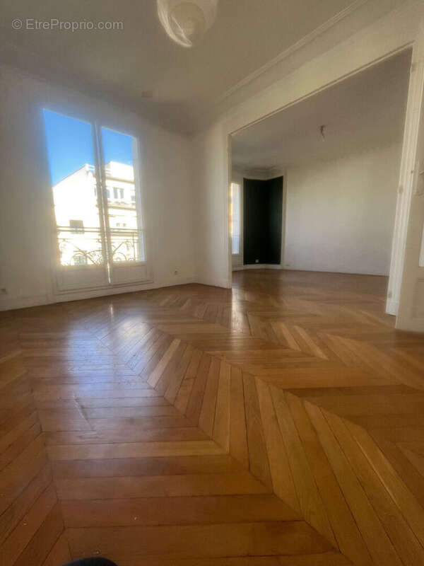 Appartement à PARIS-20E