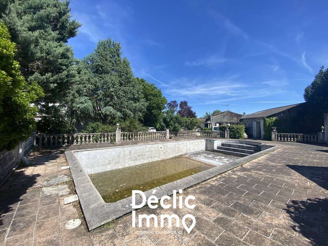 Maison à TONNAY-CHARENTE