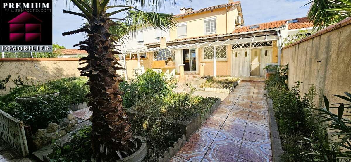 Maison à SAINT-ESTEVE