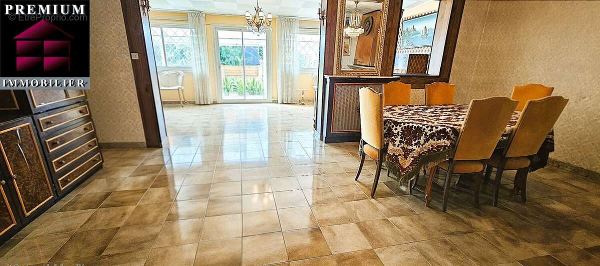 Maison à SAINT-ESTEVE