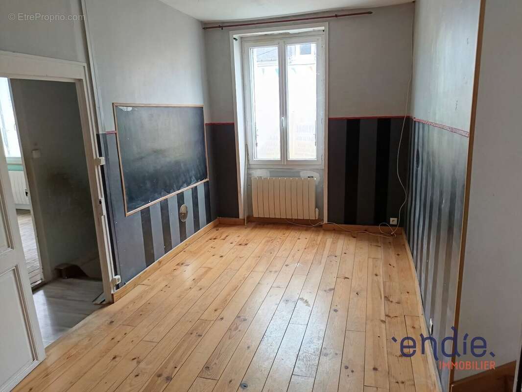 Maison à SAINTE-MAURE-DE-TOURAINE