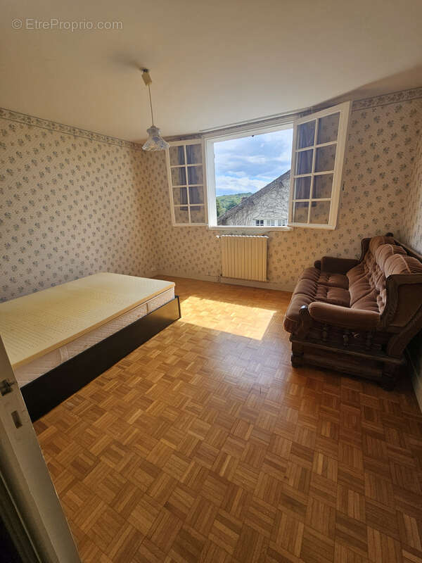 Maison à SAINT-BONNET-BRIANCE