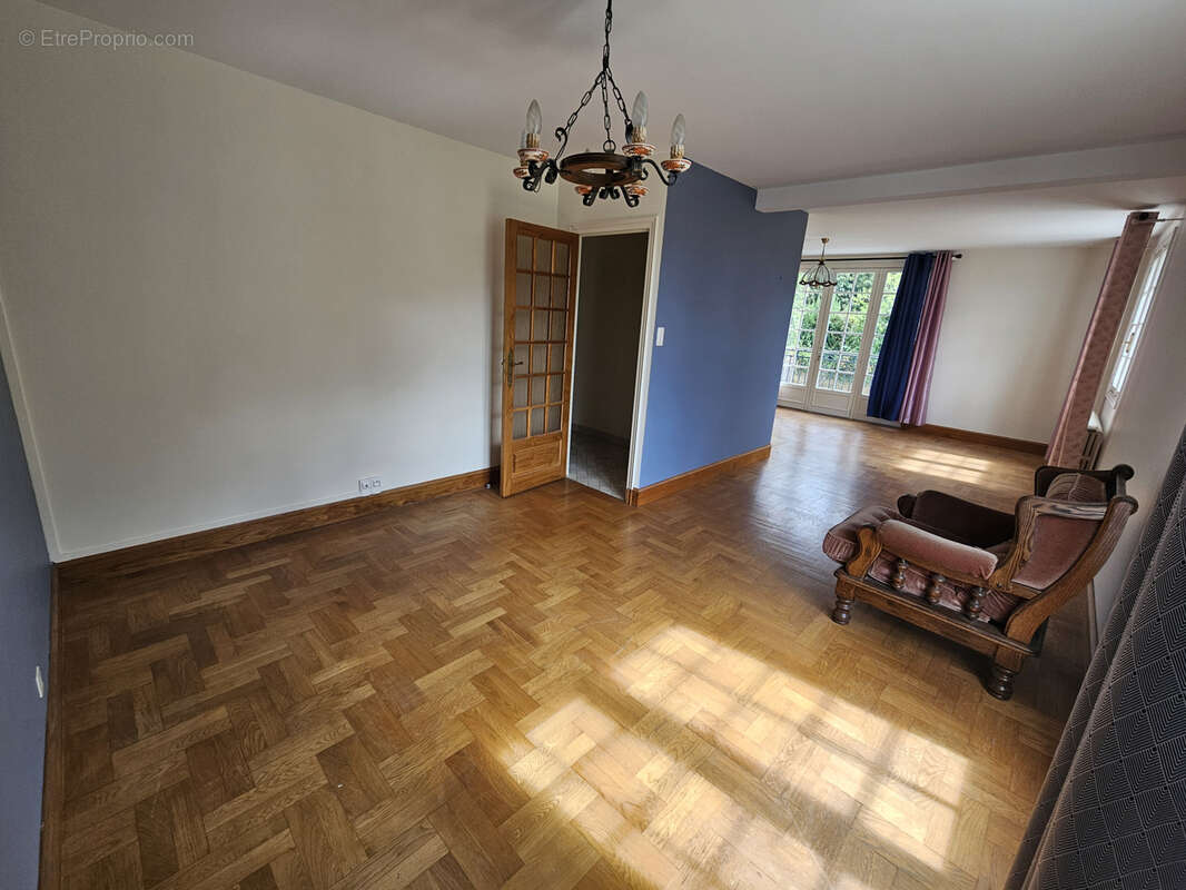 Maison à SAINT-BONNET-BRIANCE