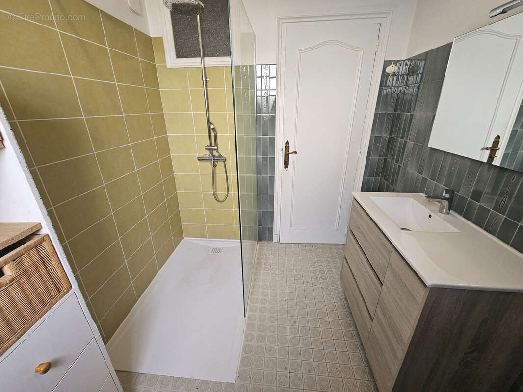 Maison à SAINT-BONNET-BRIANCE