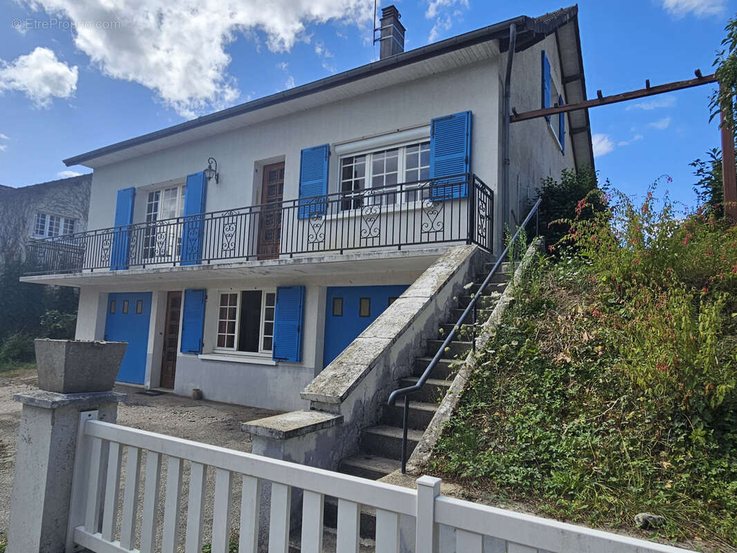 Maison à SAINT-BONNET-BRIANCE