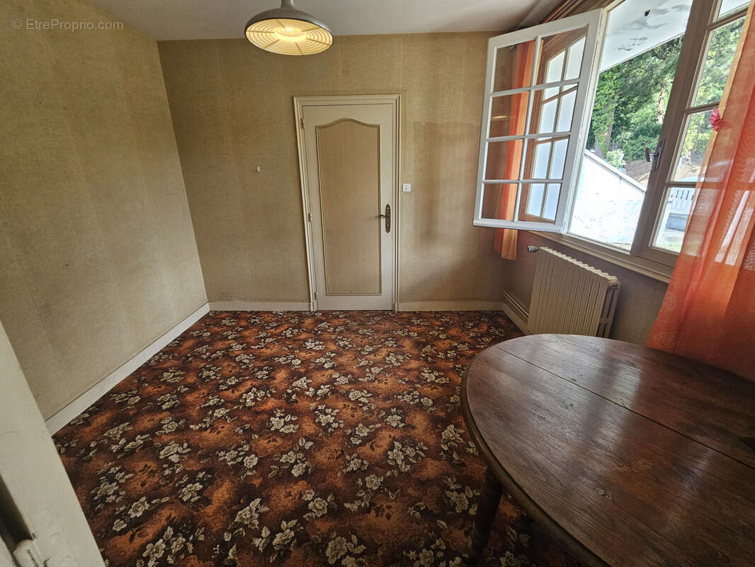 Maison à SAINT-BONNET-BRIANCE