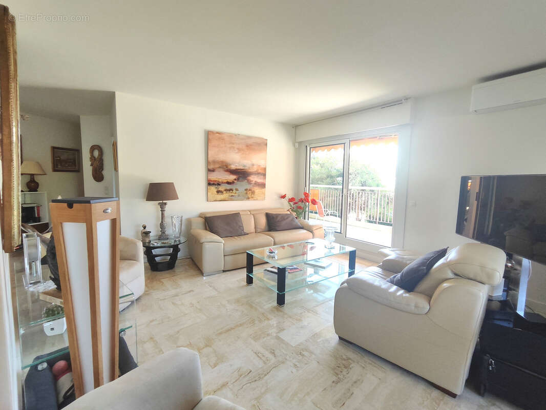 Appartement à MANDELIEU-LA-NAPOULE