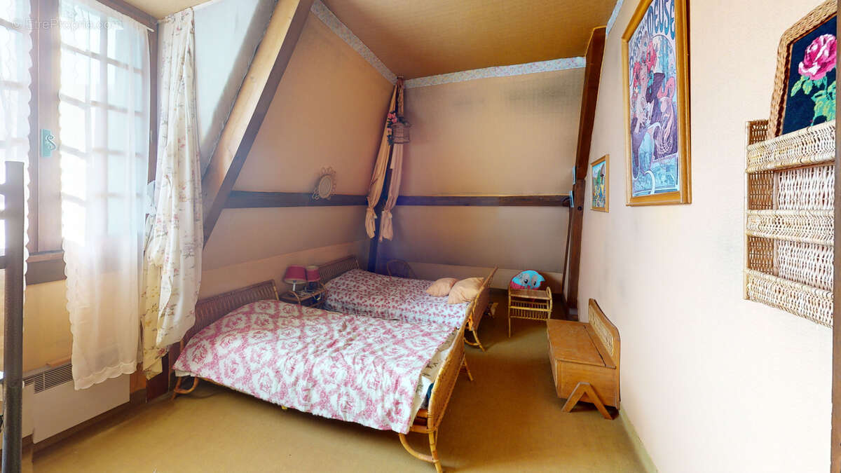 Maison à VILLECOMTAL