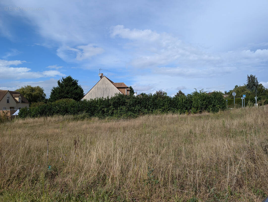 Terrain à GARANCIERES
