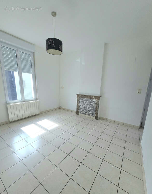 Maison à AULNOYE-AYMERIES