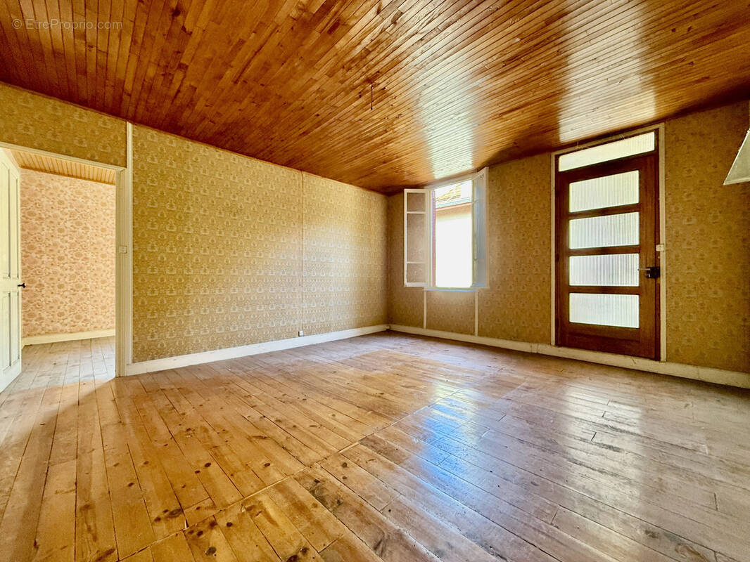 Maison à LA TOUR-DU-PIN